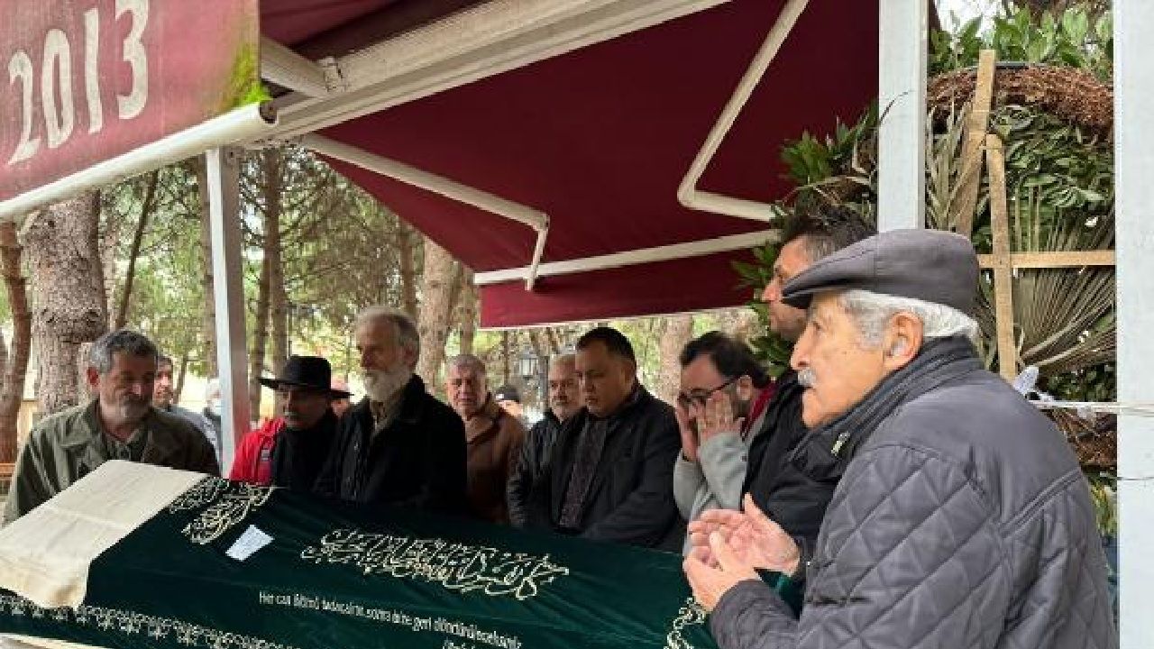 Usta oyuncu Hikmet Taşdemir son yolculuğuna uğurlandı 3