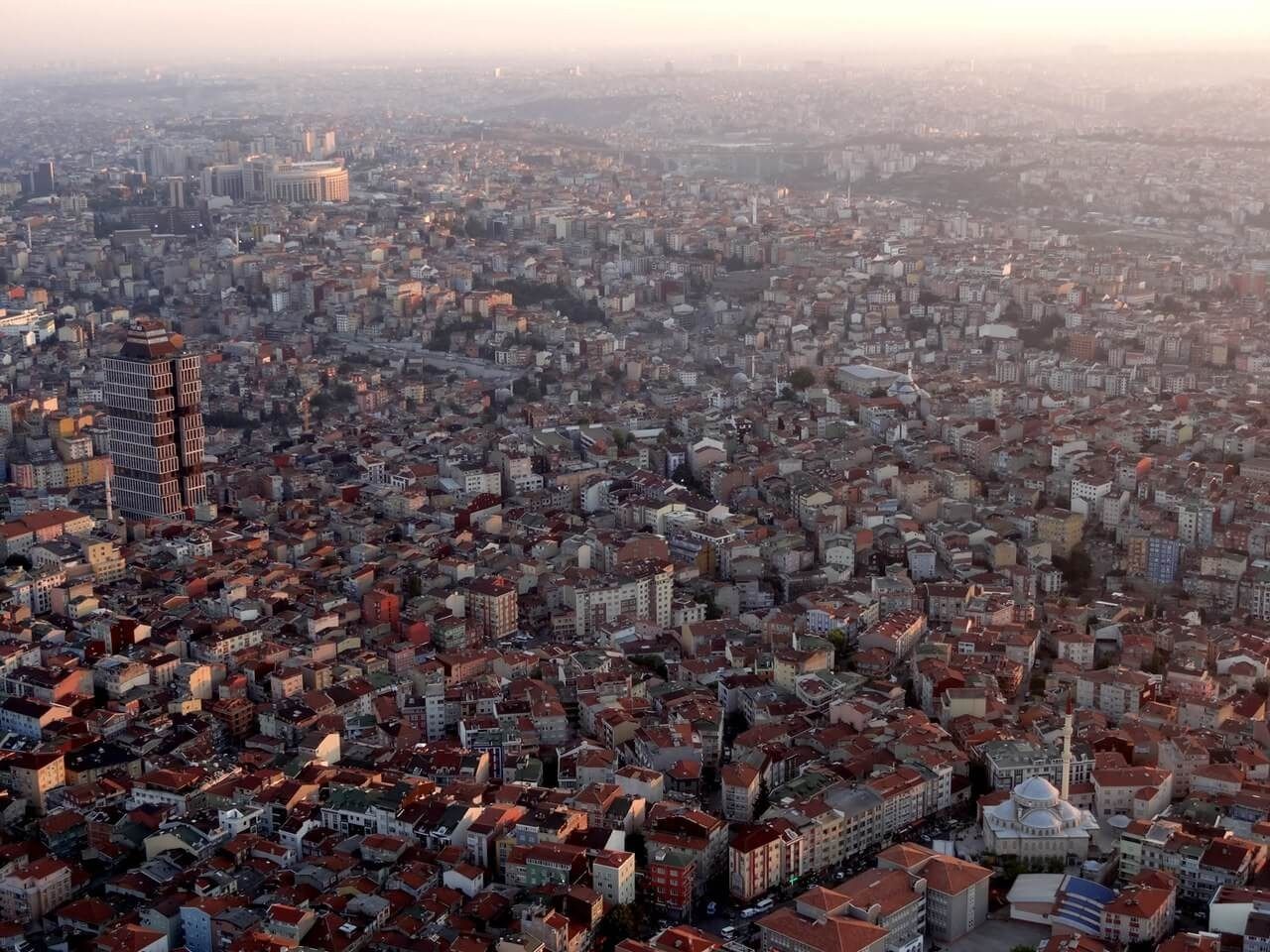 Deprem uzmanından İstanbul için korkutan uyarı: 100 bin bina yıkılacak 1