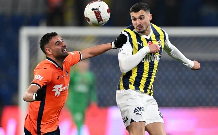 Fenerbahçe maçında hırslı oynadı, hayatı karardı! Önce sosyal medyada yerden yere vurulmuştu, şimdi saha içinde başına bela aldı: “Hakemler onu fena halde deftere yazdı! Bu tip futbolcuları hiç sevmiyorlar” 12