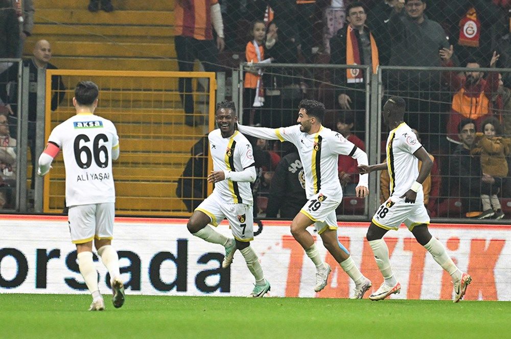 Ali Koç ve İsmail Kartal takımı uçurdu, rakiplerini ikiye katladı! 2023 yılının en iyi kulüpleri açıklandı: Fenerbahçe’den Galatasaray ve Beşiktaş’a büyük fark… 2