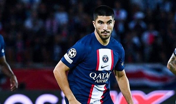 Ve Hasan Arat beklenen kapıyı sonunda açıyor: Beşiktaşlılara çifte transfer müjdesi! Yönetici Fransa’ya gitti: PSG’nin 29 milyon euroluk iki yıldızını alıp dönecek… 9