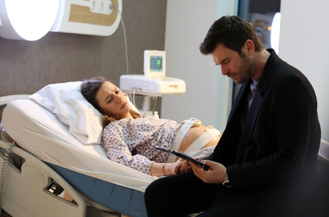Kıvanç Tatlıtuğ, Serenay Sarıkaya ve Yüsra Geyik'ten Aile dizisine veda paylaşımı 2