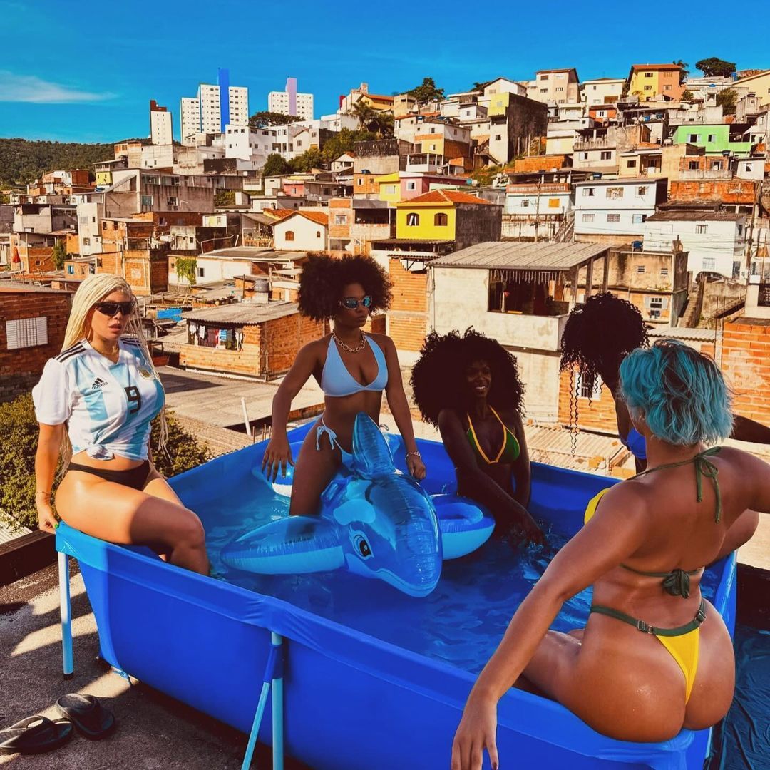 Wanda Nara yeni mesleği için Icardi formasını giyip kamera karşısına geçti! Fotoğraflara beğeni yağdı... 3