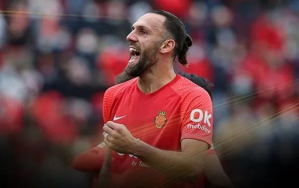 İsmail Kartal’ın gizli aşkı ortaya çıktı: Basın toplantısında istediği ‘yerli forvetin’ kim olduğu belli oldu! Oyuncudan açıklama geldi: “Menajerim Fenerbahçe ile görüşüyor!” Kötü haberi kendisi duyurdu… 8