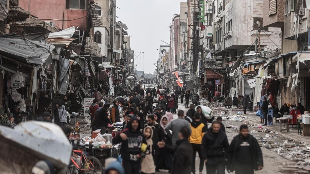 İsrail ordusu Gazze kenti sokaklarından enkaz bırakarak çekildi 3