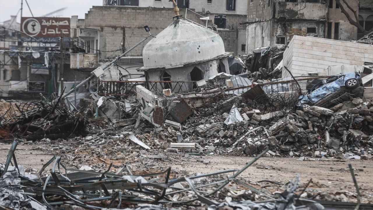 İsrail ordusu Gazze kenti sokaklarından enkaz bırakarak çekildi 7
