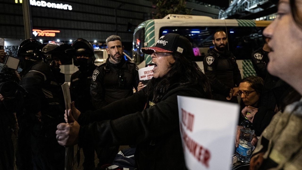 İsrail'de sokaklar karıştı! "İstifa et" sesleri yükseldi 7