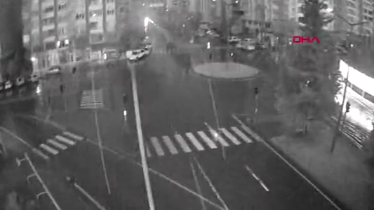 Kahramanmaraş'ta deprem anına ait yeni görüntüler ortaya çıktı! Saniyeler içinde böyle yıkıldı! İşte o anlar... 5