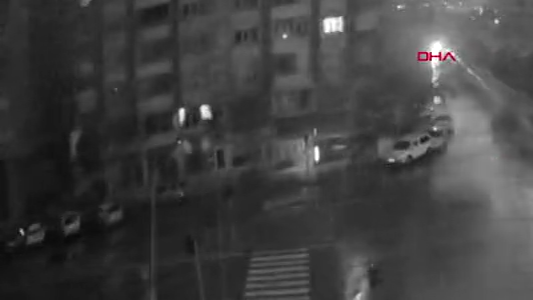 Kahramanmaraş'ta deprem anına ait yeni görüntüler ortaya çıktı! Saniyeler içinde böyle yıkıldı! İşte o anlar... 14
