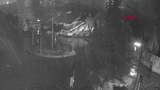 Kahramanmaraş'ta deprem anına ait yeni görüntüler ortaya çıktı! Saniyeler içinde böyle yıkıldı! İşte o anlar... 22