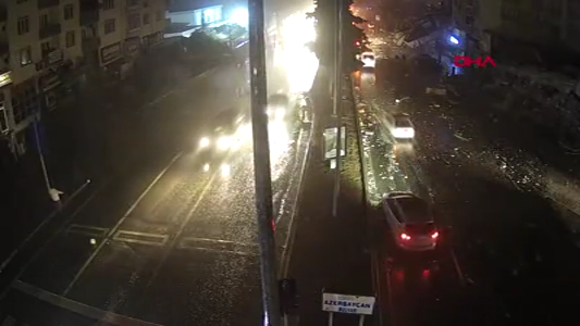 Kahramanmaraş'ta deprem anına ait yeni görüntüler ortaya çıktı! Saniyeler içinde böyle yıkıldı! İşte o anlar... 32
