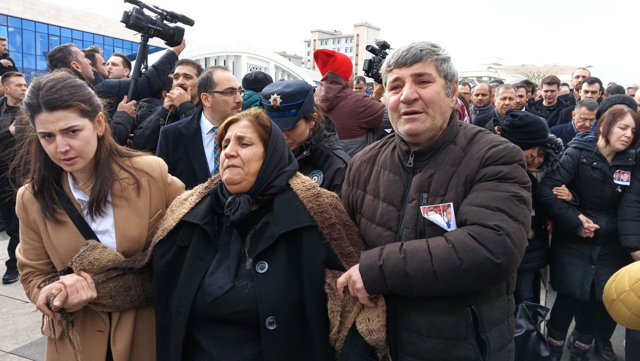 Şehit pilotlar Ankara’da son yolculuğuna uğurlandı: "24 Şubat'ta nişanları vardı. Gelinim arkada kaldı..." 3