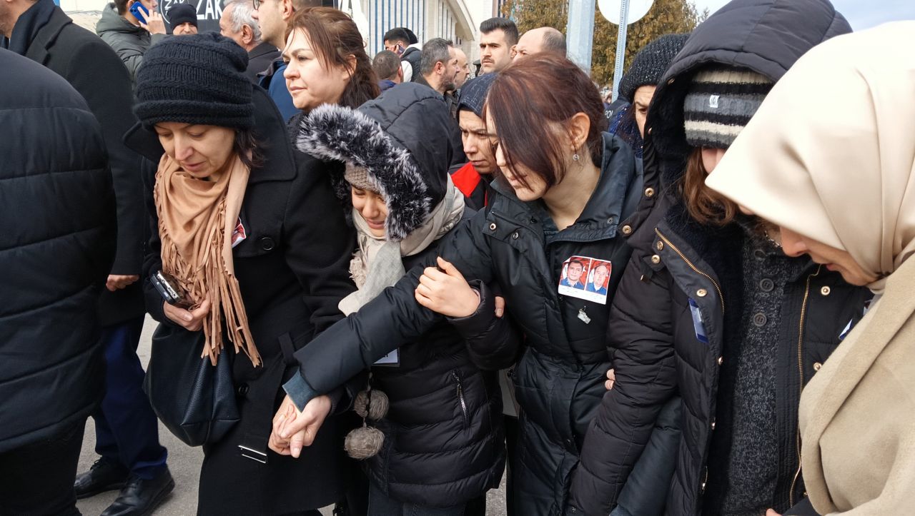 Şehit pilotlar Ankara’da son yolculuğuna uğurlandı: "24 Şubat'ta nişanları vardı. Gelinim arkada kaldı..." 4