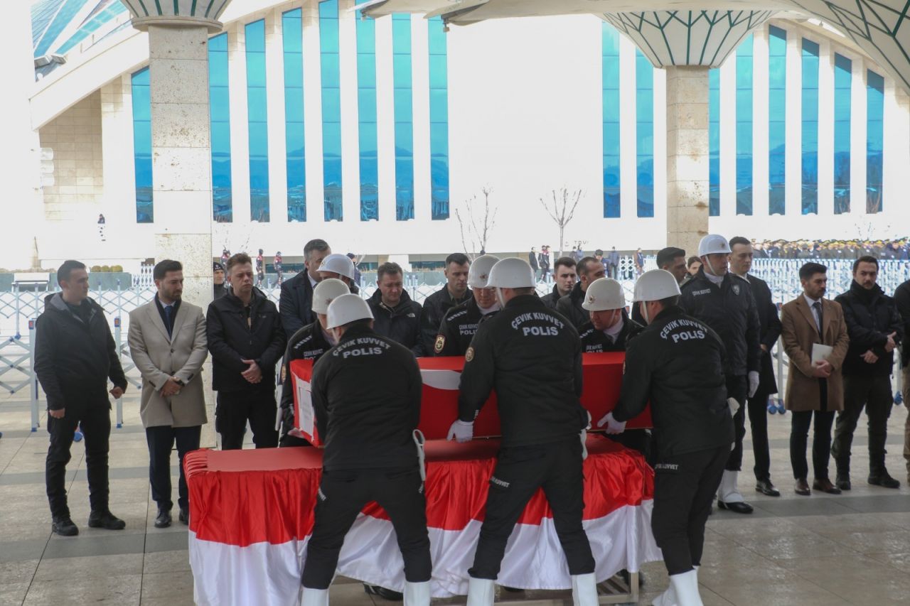 Şehit pilotlar Ankara’da son yolculuğuna uğurlandı: "24 Şubat'ta nişanları vardı. Gelinim arkada kaldı..." 5