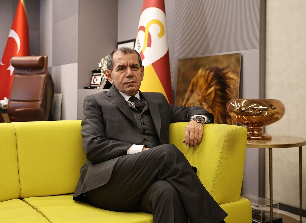 “Ali Koç’un psikolojik sorunları olduğunu düşünüyorum! Acilen tedavi edilmesi gerekiyor. Hep bir ağlama halinde. 10 yıl şampiyon olamamanın travmatik hali. Derhal istifa etmeli!” 2