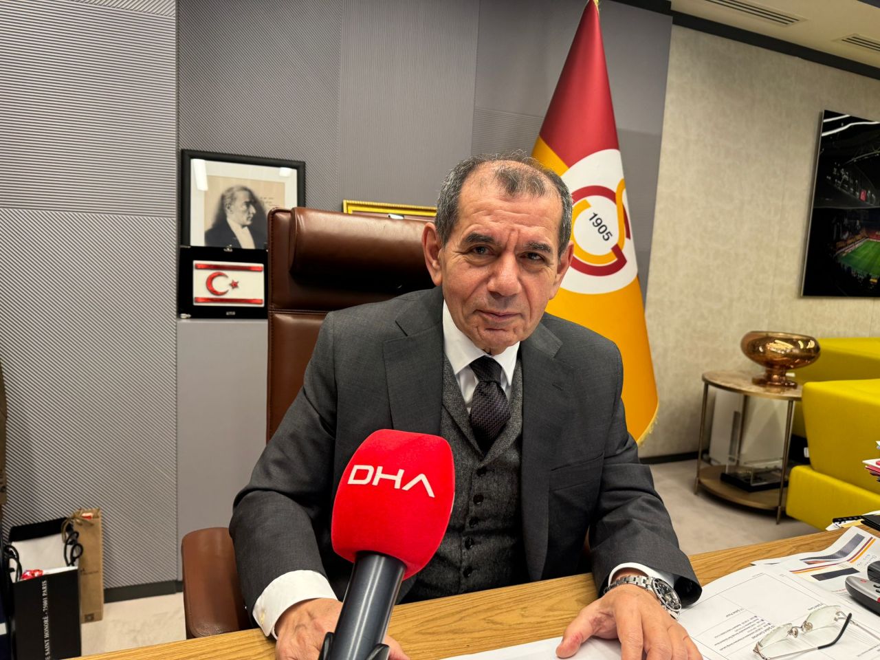“Ali Koç’un psikolojik sorunları olduğunu düşünüyorum! Acilen tedavi edilmesi gerekiyor. Hep bir ağlama halinde. 10 yıl şampiyon olamamanın travmatik hali. Derhal istifa etmeli!” 11
