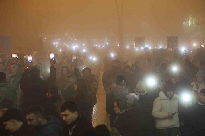 Büyük acının yıldönümü... Deprem bölgesindeki sessiz yürüyüşte gözyaşları sel oldu 3