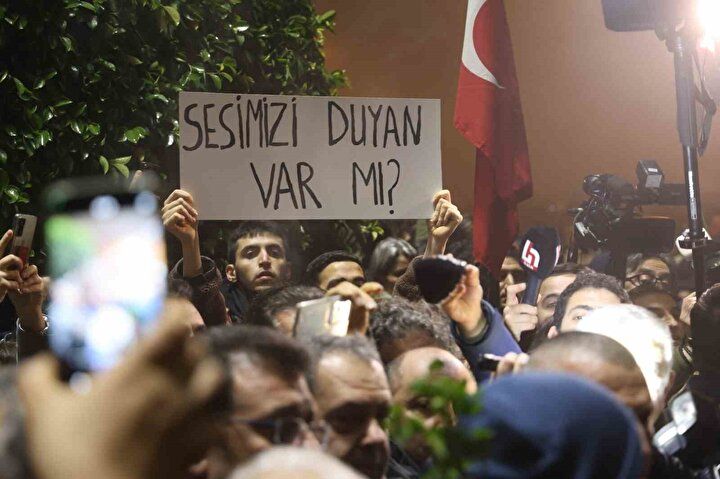 Büyük acının yıldönümü... Deprem bölgesindeki sessiz yürüyüşte gözyaşları sel oldu 2
