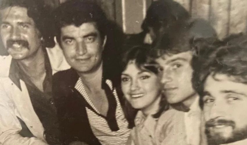 Aile dizisinin Hülya'sı Nur Sürer'i kahreden haber! Kardeş acısıyla yıkıldı 4