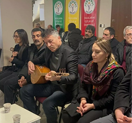 CHP'den DEM Parti'nin Öcalan eylemine ziyaret! Türkü söyleyerek destek verdiler... 2