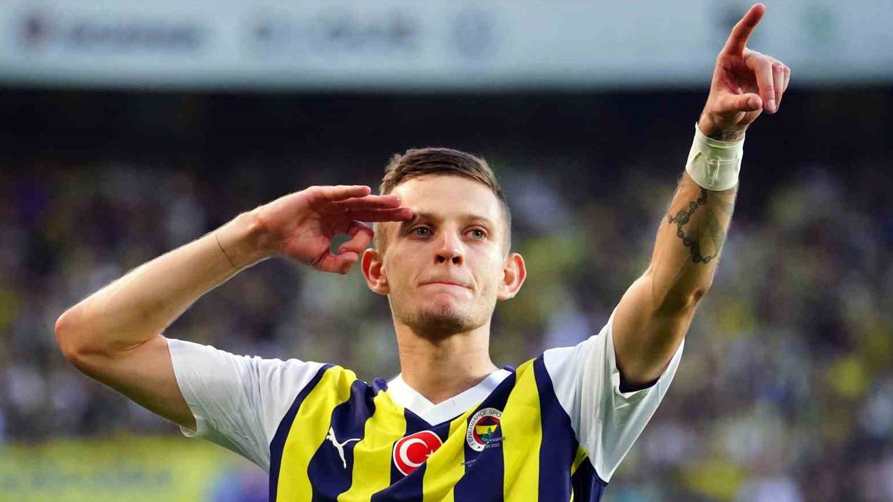 Beşiktaş kendi Sebastian Szymanski’sini buldu! Hasan Arat’tan transferin son gününde sezona damga vuracak transfer: Yıldız 10 numara resmi imzaları atmak için İstanbul’a geliyor… 5