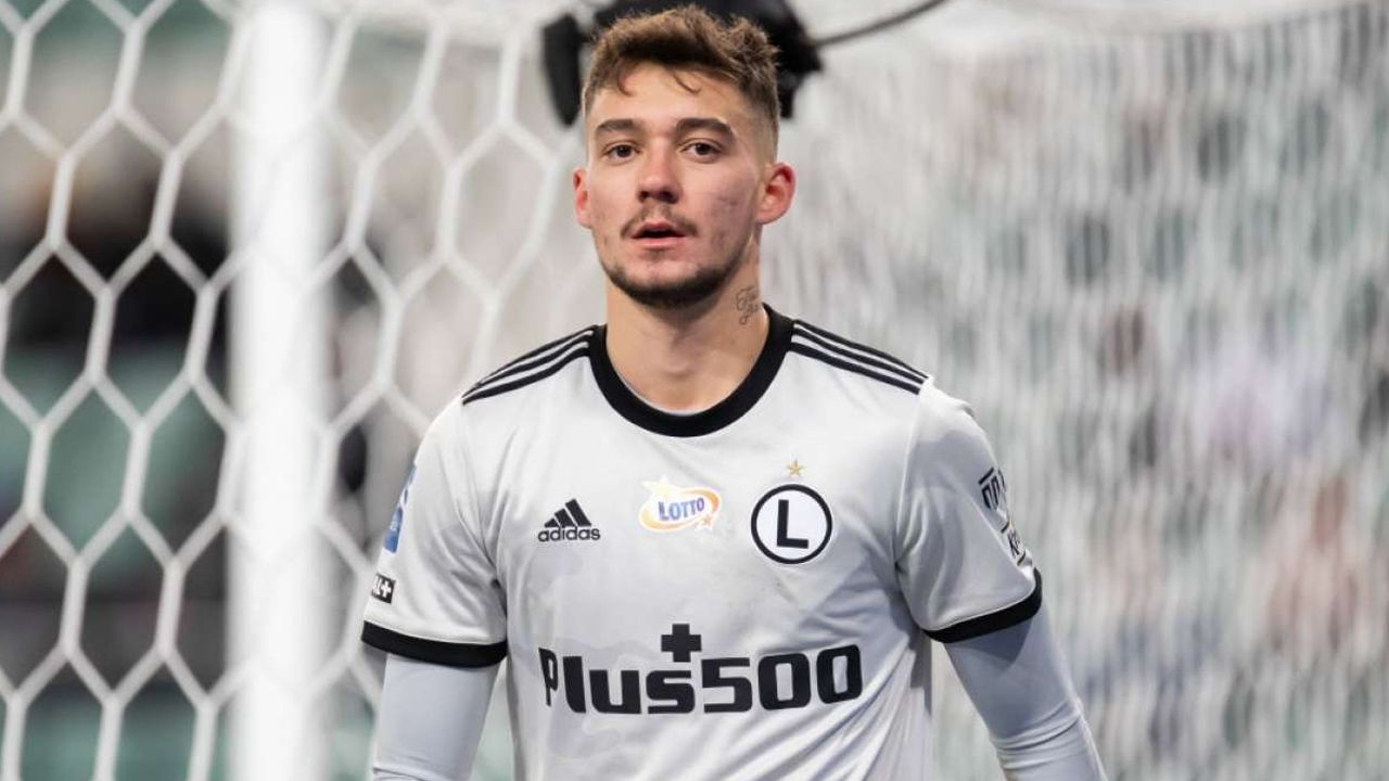 Hasan Arat çıldırdı, son gün bir flaş transfer daha: Beşiktaş orta sahaya 16 milyon euroluk yıldızı getirdi! Futbolcunun lisansı çıkarıldı, bugün İstanbul'a geliyor 2