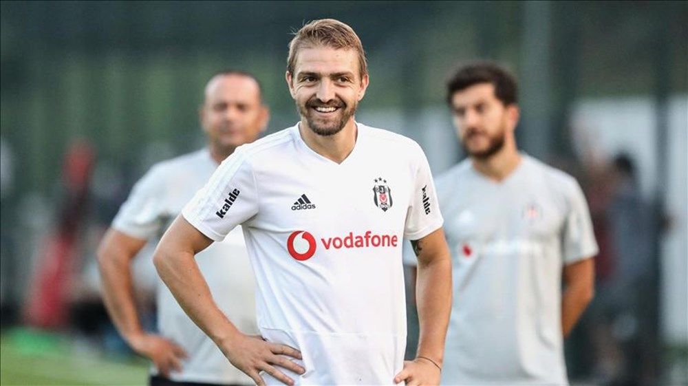 Caner Erkin’den sosyal medyayı ayağa kaldıran itiraflar: “Sergen Yalçın’ın yetenekli oyuncuya garezi var! Adama hakaret ettim, bağırdım ve saldırdım! Ali Koç da bunu biliyordu…” 6