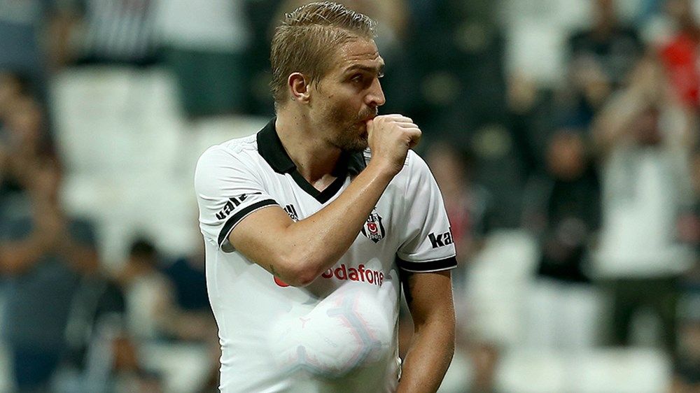 Caner Erkin’den sosyal medyayı ayağa kaldıran itiraflar: “Sergen Yalçın’ın yetenekli oyuncuya garezi var! Adama hakaret ettim, bağırdım ve saldırdım! Ali Koç da bunu biliyordu…” 8