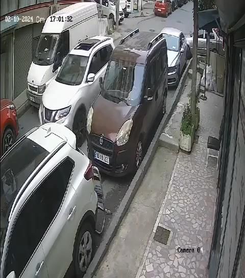 Küçükçekmece'de AK Parti'nin seçim çalışması sırasında düzenlenen silahlı saldırı anı kamerada! 4