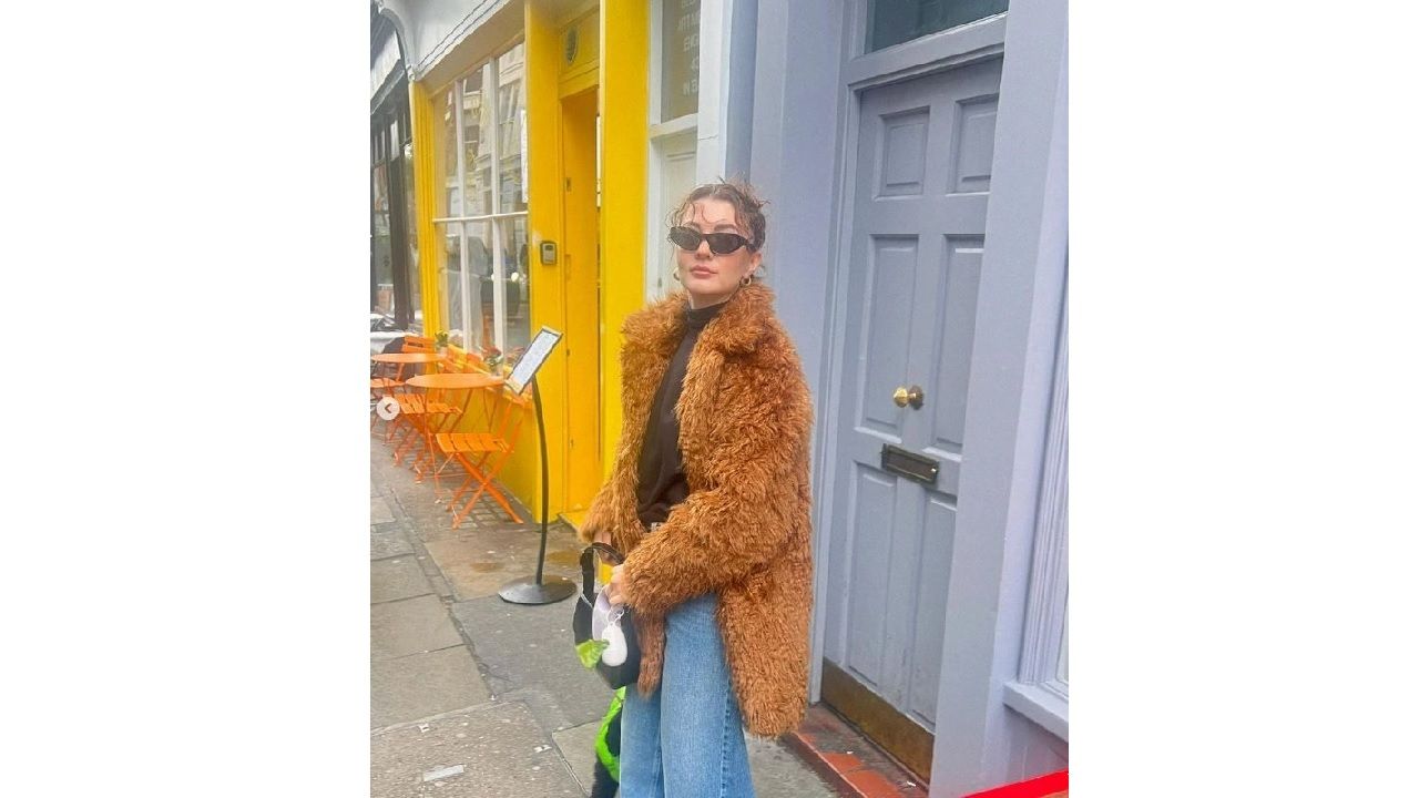 Oyuncu Burcu Özberk Londra tatilinde! Sokak pozlarına hayranlarından yorum yağdı... 3