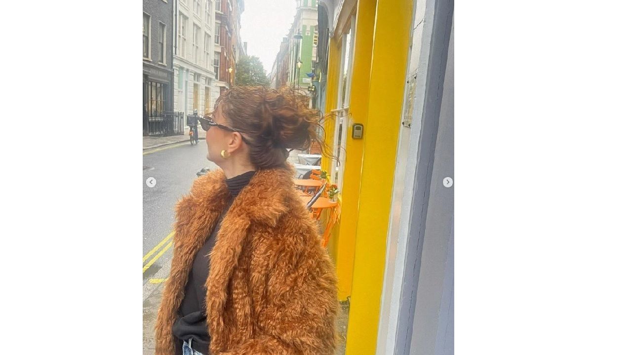 Oyuncu Burcu Özberk Londra tatilinde! Sokak pozlarına hayranlarından yorum yağdı... 2