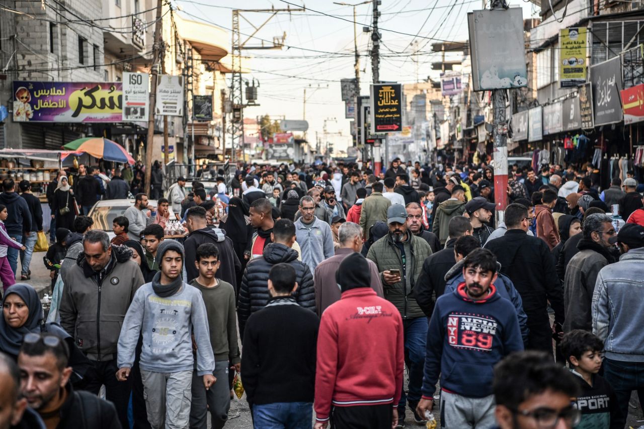 İsrail ordusu Filistinlilerin sığındığı Refah'a operasyon hazırlığında: Mısır sınırındaki kentte endişeli bekleyiş 3