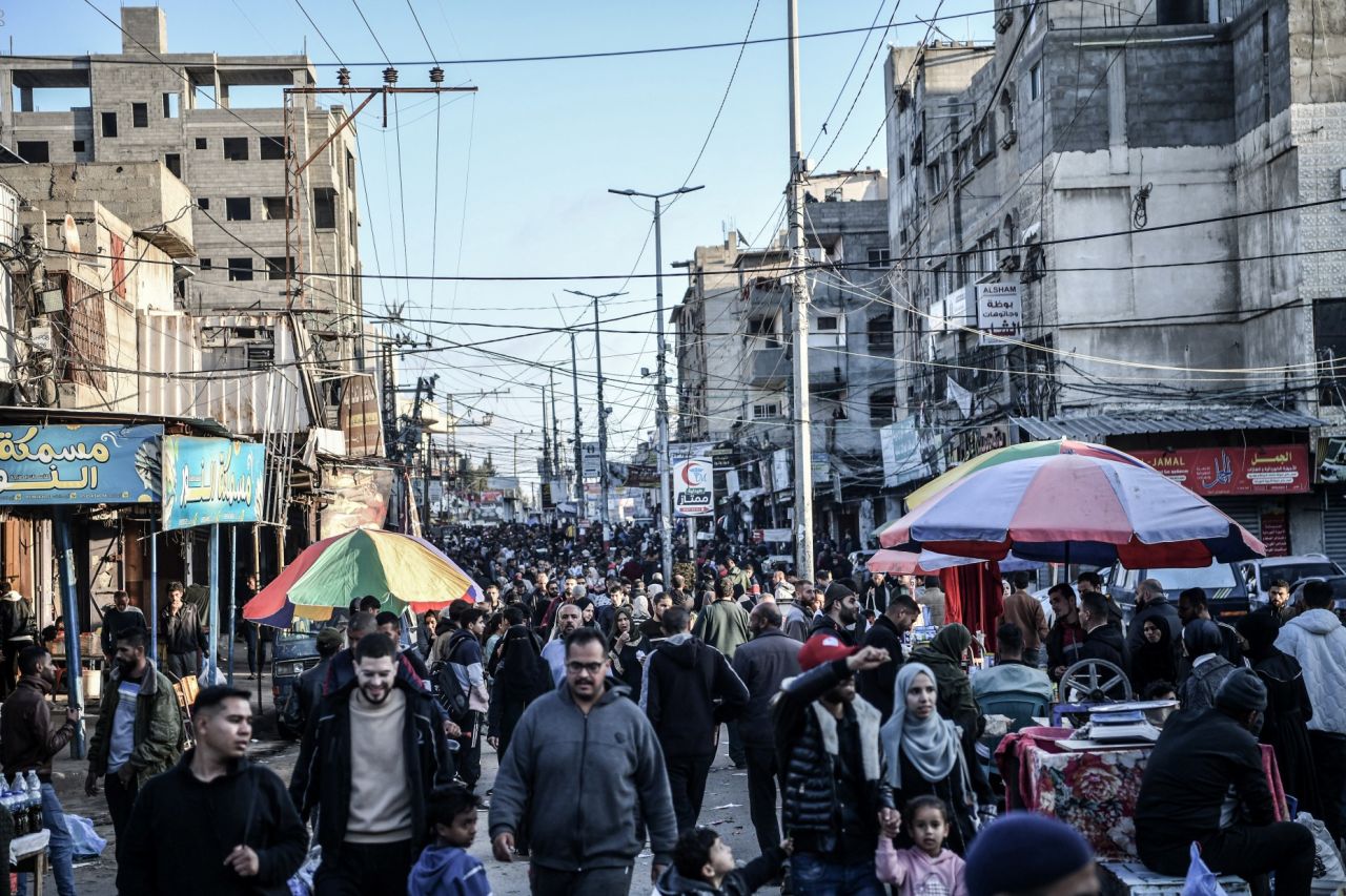 İsrail ordusu Filistinlilerin sığındığı Refah'a operasyon hazırlığında: Mısır sınırındaki kentte endişeli bekleyiş 2