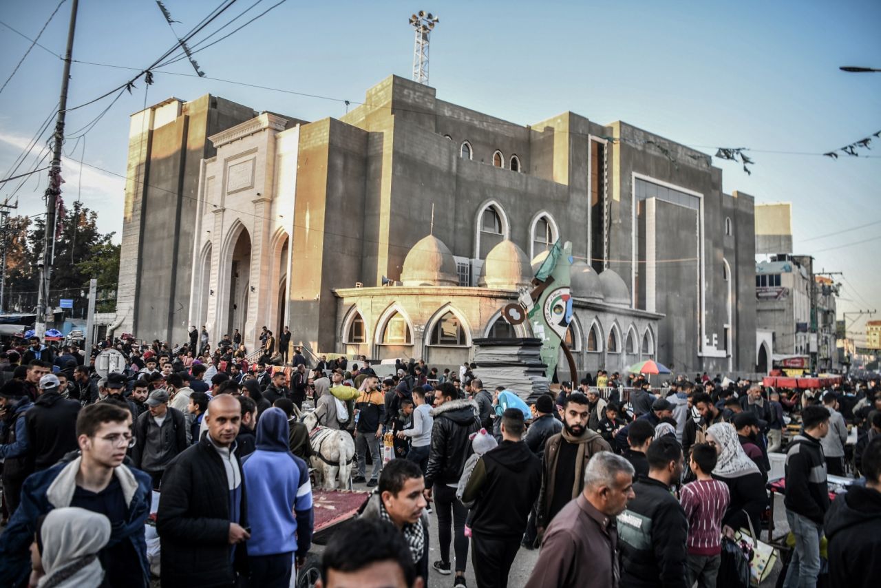 İsrail ordusu Filistinlilerin sığındığı Refah'a operasyon hazırlığında: Mısır sınırındaki kentte endişeli bekleyiş 8