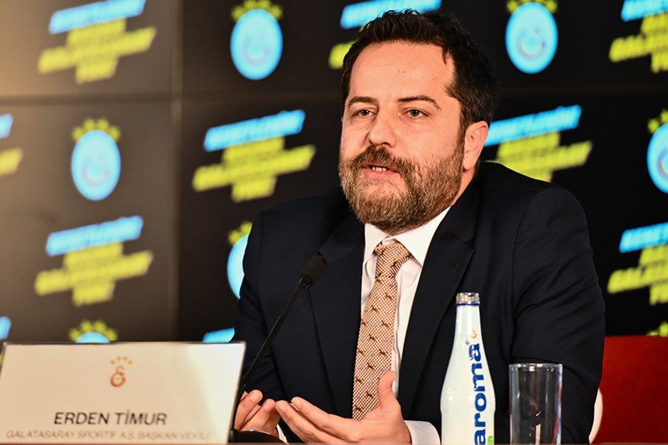 Güle güle Erden Timur, her şey buraya kadarmış! Galatasaray’da yer yerinden oynayacak! Gündeme bomba gibi düşen iddia: Erden Timur sezon sonunda görevi bırakacak, yerine ise Abdurrahim Albayrak geçecek… 5