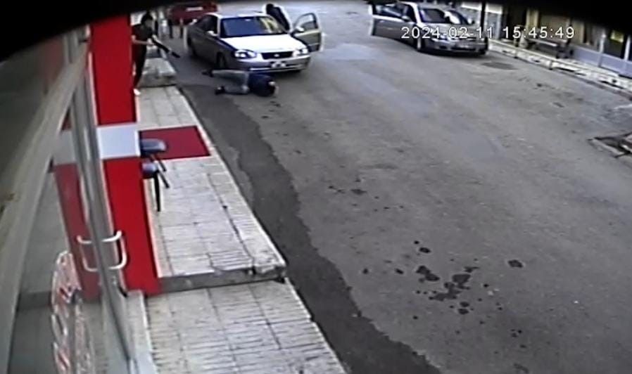 Sokak ortasında pompalı dehşeti! Pusu kurup çatıştılar! O anlar kamerada... 1