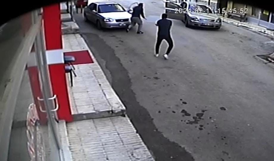 Sokak ortasında pompalı dehşeti! Pusu kurup çatıştılar! O anlar kamerada... 12