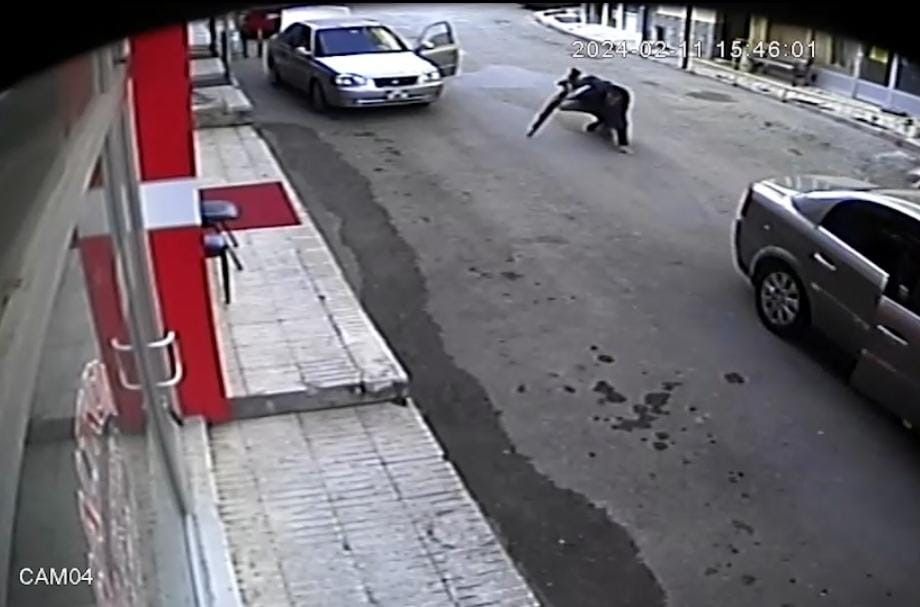 Sokak ortasında pompalı dehşeti! Pusu kurup çatıştılar! O anlar kamerada... 14