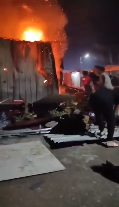 Hatay'da konteyner kentte korkutan yangın! Yürekler ağza geldi 4