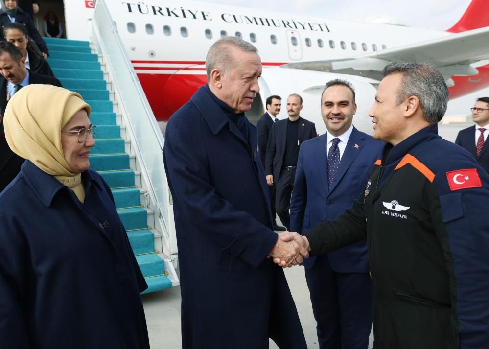 Cumhurbaşkanı Erdoğan, Alper Gezeravcı ile görüştü! Dikkat çeken Türk bayrağı detayı... 2