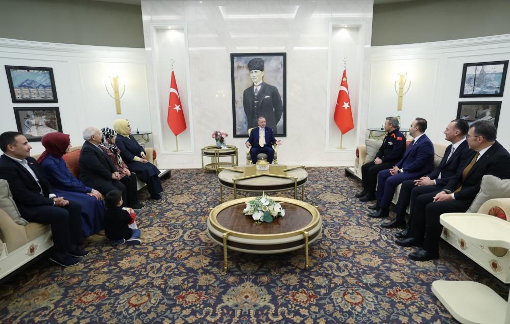 Cumhurbaşkanı Erdoğan, Alper Gezeravcı ile görüştü! Dikkat çeken Türk bayrağı detayı... 8