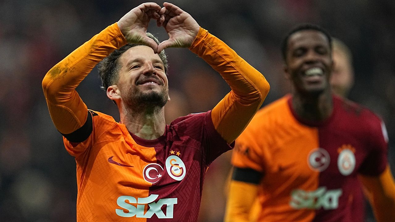 Dries Mertens’ten taraftarı havalara uçuracak haber geldi! Bir sezon daha devam etmesi tek bir şarta bağlı: Galatasaraylıların gözü kulağı bu haberdeydi… 5
