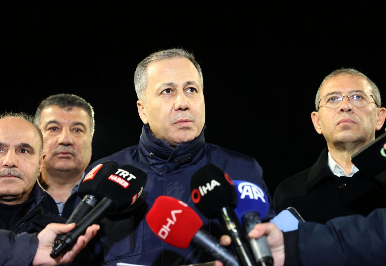 Erzincan'da zamanla yarış... Bakan Yerlikaya altın madeni faciasında son durumu paylaştı! 1