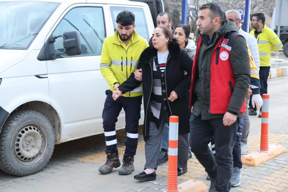 Erzincan'da facianın yaşandığı maden sahasında ailelerin acı bekleyişi... "Yardımcı olun, kurtarın" 1