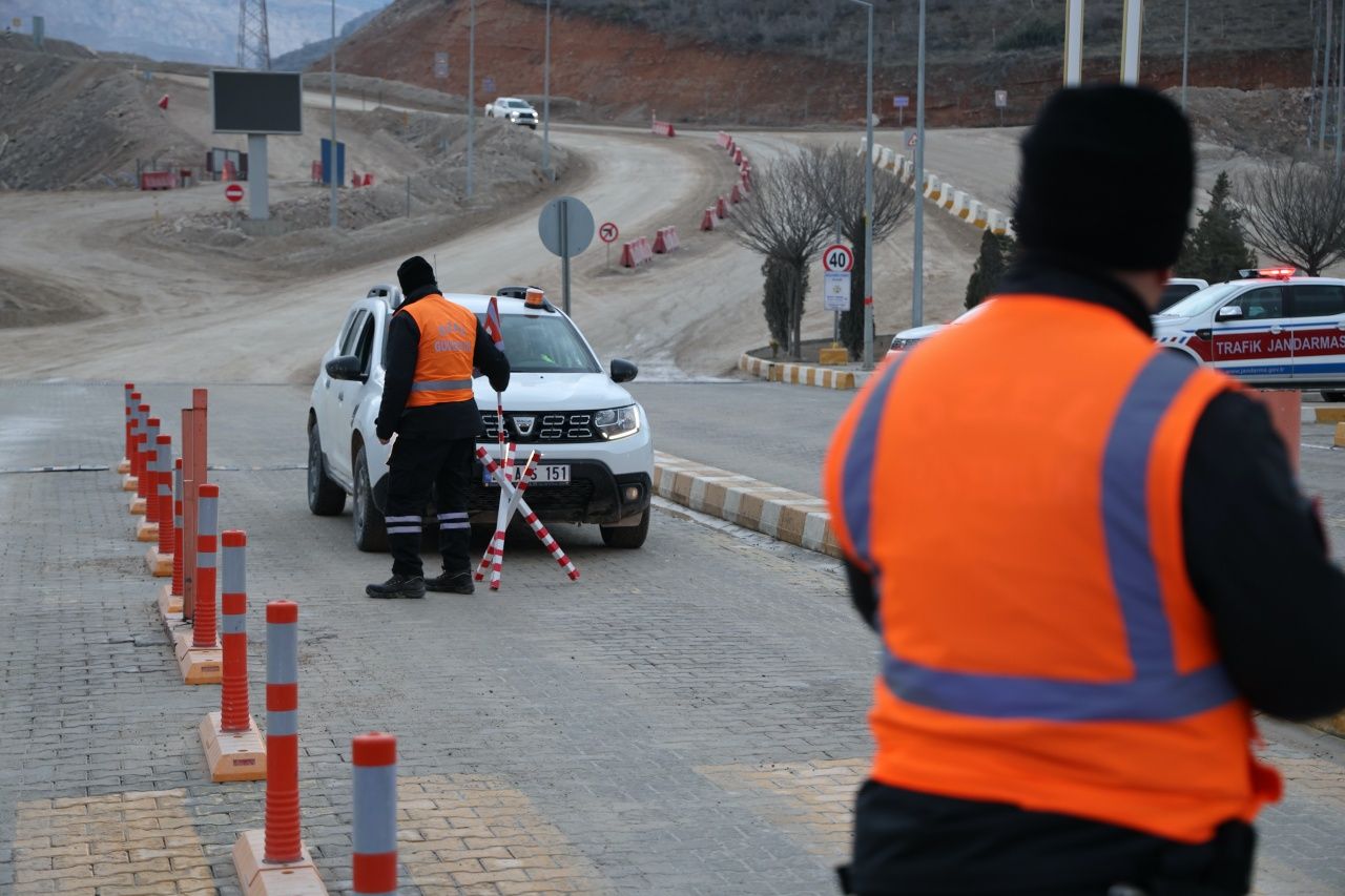 Erzincan'da facianın yaşandığı maden sahasında ailelerin acı bekleyişi... "Yardımcı olun, kurtarın" 8