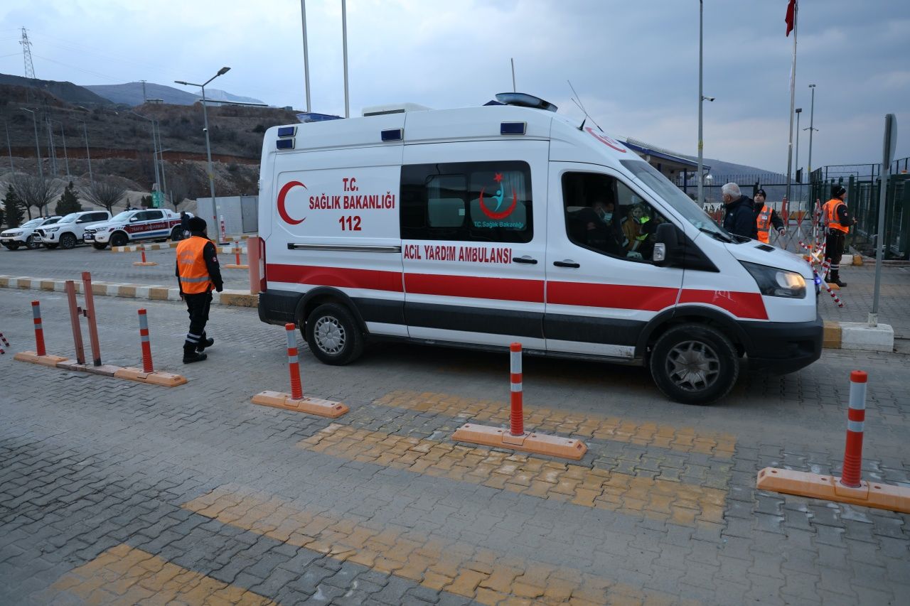 Erzincan'da facianın yaşandığı maden sahasında ailelerin acı bekleyişi... "Yardımcı olun, kurtarın" 9