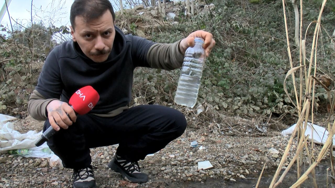 Bursa'da Demirtaş Deresi, kimyasal atıklar nedeniyle turuncuya döndü 3