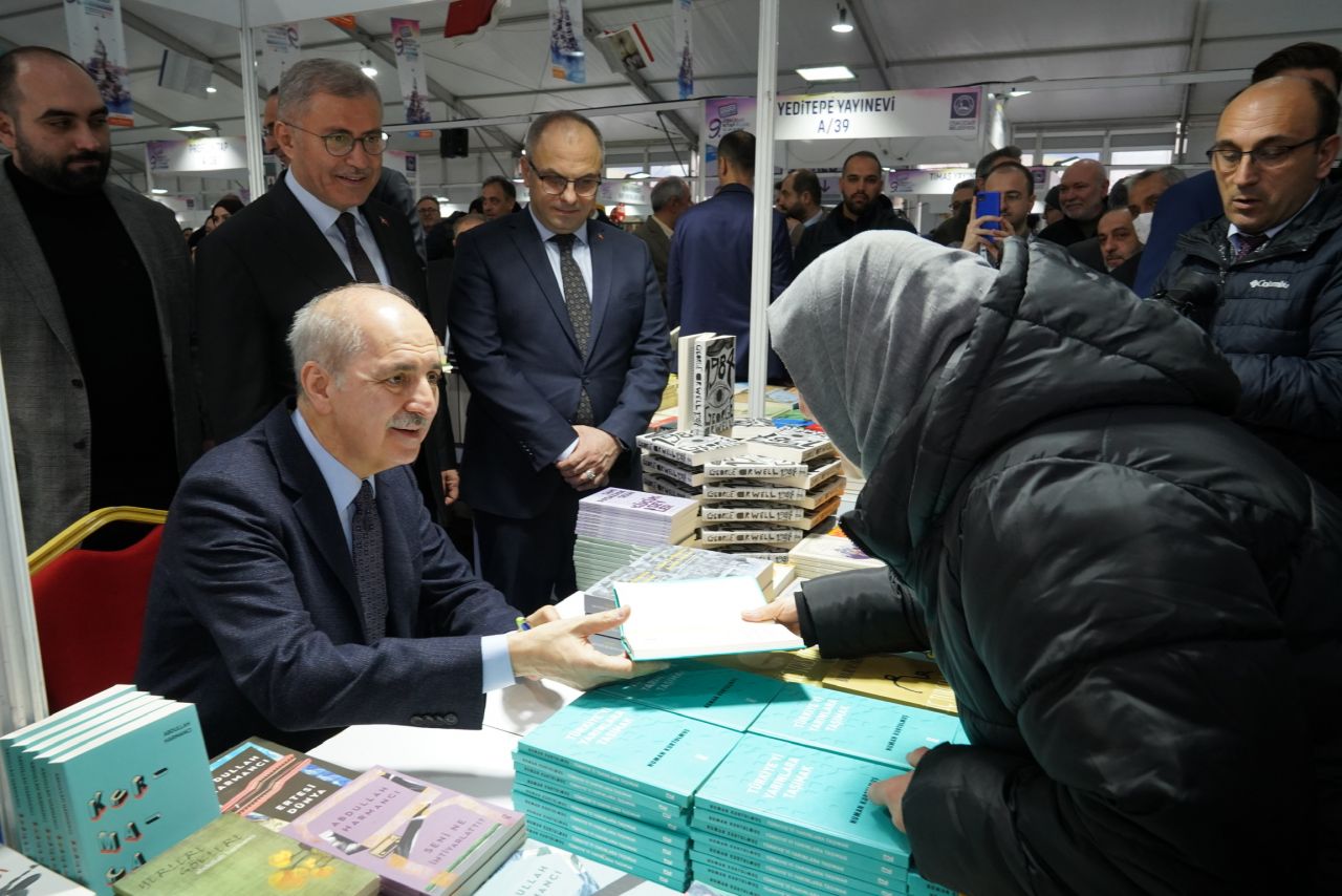Bir İstanbul kültür klasiği! ''9. Üsküdar Kitap Fuarı'' başladı 12