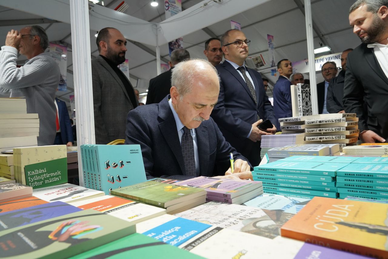Bir İstanbul kültür klasiği! ''9. Üsküdar Kitap Fuarı'' başladı 13
