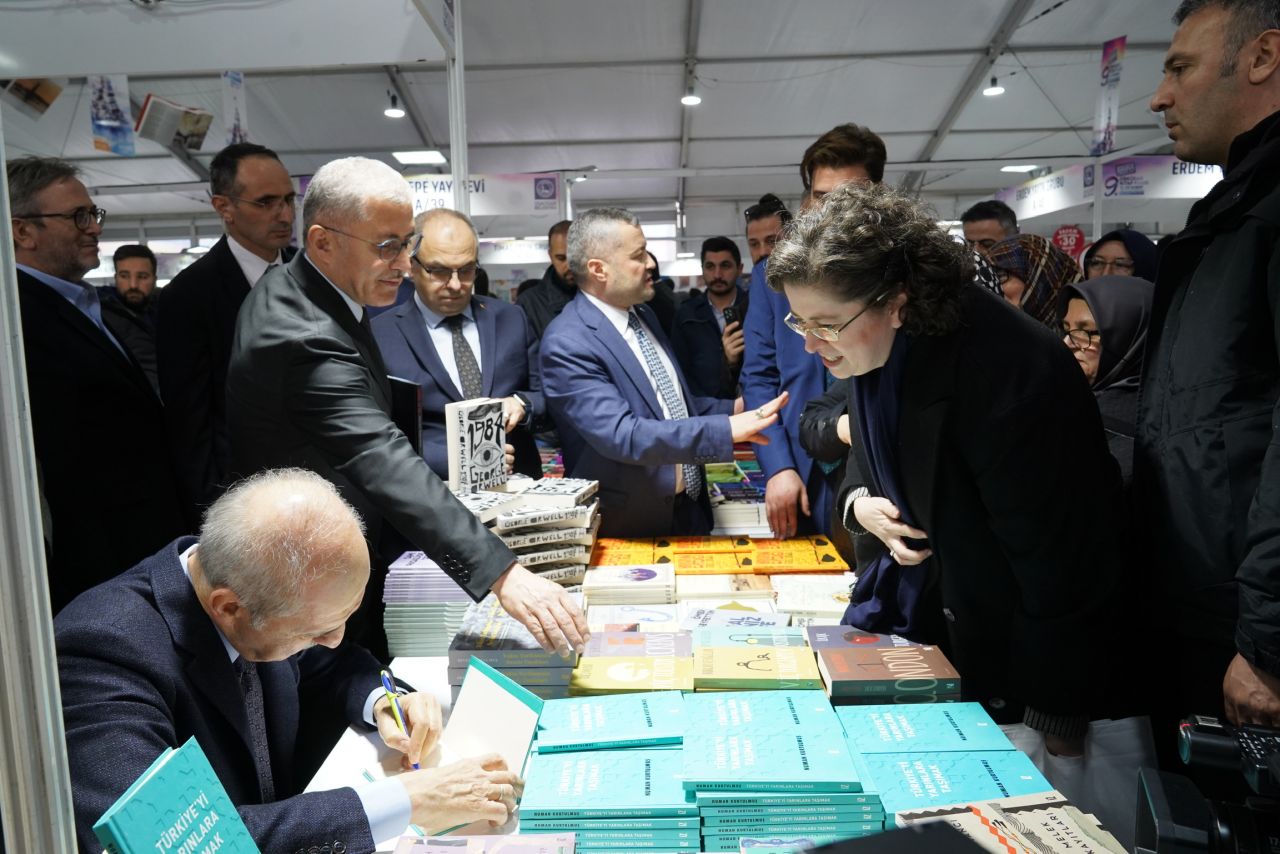 Bir İstanbul kültür klasiği! ''9. Üsküdar Kitap Fuarı'' başladı 15